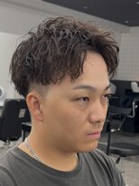 ラスト(LUAST)&nbsp;ツイストスパイラルパーマセンターパートウルフシャドウパーマ