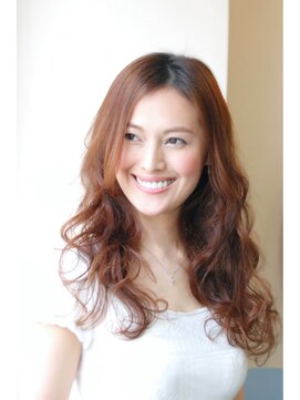 バグ 恵比寿(Bug) 大人かわいい無造作ウェーブロング