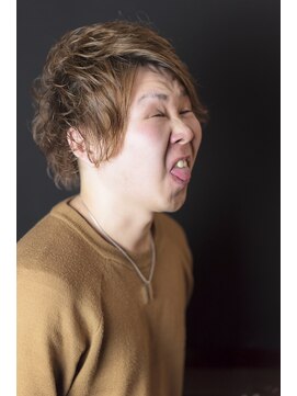 アスイン(asuin) ミディアムメンズパーマスタイル