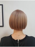 外国人風ブロンドベージュ×切りっぱなしボブ！