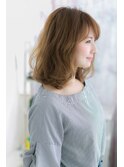 くびれカールで女子力UP！ラフふわミディ