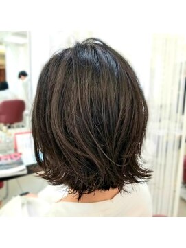 クオリス 赤塚店(QUALIS) 20代30代大人かわいい/切りっぱなし/外ハネ/ボブ/くすみカラー
