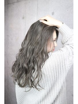 ビビット アン 東大宮東口店(vivid un) シルバーグレー