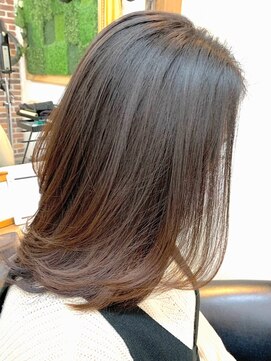 アリュウル 表参道(ALLURE) ブラウン×アッシュ 品のある毛流れ ブラウンカラー アッシュ