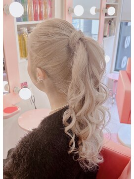 ラチャウ(La.Ciau) ポニーテールアレンジ