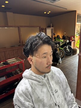 カットスペース キャロル(CUT SPACE CAROL) ツーブロフェード