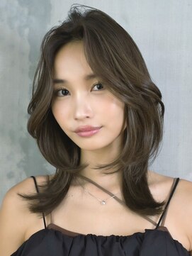 ロンプ(romp) レイヤーカット/モテ髪/くびれカット/艶カラー/前髪似合わせ