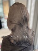アッシュグレージュ/くびれヘア/レイヤーカット/透明感カラー