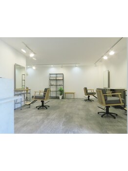 お客様の大切な時間をゆったりとした贅沢なひとときを「落ち着いた空間」でお過ごしいただけます。