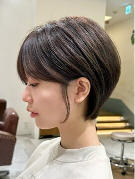 ローネス ギンザ(LONESS ginza) コンパクトショート/耳かけショート/暗めカラー/グレージュ/銀座