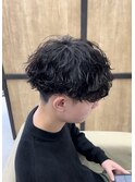 刈り上げツーブロック波巻きスパイラルパーマメンズマッシュ