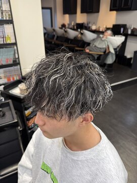 メンズサロンドットリアン(dot. lien) ツイストスパイラル×ホワイトハイライト