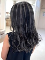 シャルムバイケンジ(Charm.by KENJE)&nbsp;デザインカラーバレイヤージュ細めハイライト白髪ぼかし東京銀座