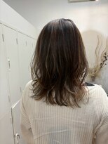 ロッカ(ROCCA)&nbsp;くびれミディ×透明感ベージュデザインカラー