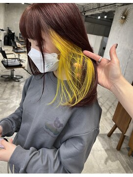 フラネ(Flaner) ブリーチなしピンク　インナーカラー黄色　派手髪カラー