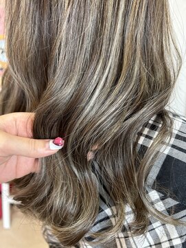 ジール(zeal) ツヤツヤハイライト