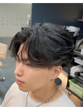 バース 梅田中崎町店(BIRTH) 韓国へアカルマパーマワックスなしセンターパート黒髪ウルフ