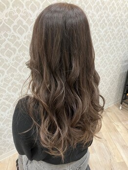 メロウ ヘアー エスト2006(MELLOW HAIR EST.2006)の写真/《話題のイルミナ・アデクシーｅｔｃ》お客様の雰囲気やライフスタイルに合わせてあなただけのヘアを提案♪