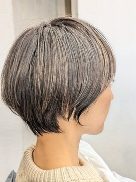 ストランド(STRAND) 白髪ぼかし　 ハイライト　ショート