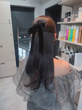 ディーエックス スリー(Dxxxx III) ハーフアップ