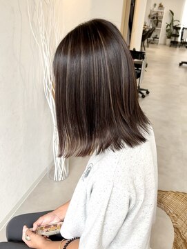 トト 船橋店(toto.) ◇ココアブラウンボルドーミディアムレイヤーウルフカット[船橋]