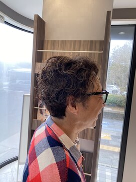 アース オーセンティック 新浦安店(EARTH Authentic) 大人ハイライトパーマスタイル