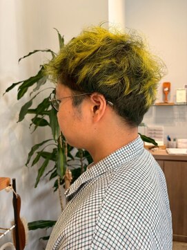 ビ ダーン(be done) ヘアマニキュアとカラー剤を組み合わせたメンズデザインカラー