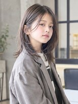 ドット ヘアー(dot.hair) 耳かけスタイル / 透明感カラー / くびれレイヤー