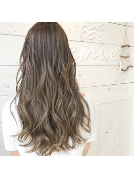 エミュー 湘南台店(emue) メルティカラー/似合わせカット/ウェーブミディアム/湘南台