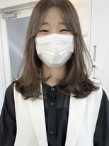 イコ 表参道原宿(ico)&nbsp;顔まわりレイヤー アッシュグレージュ イルミナカラー