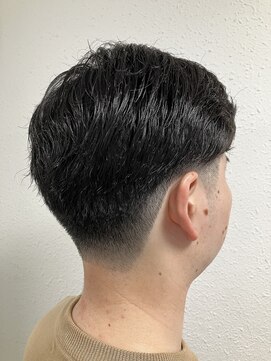 ジェナ(Jena) メンズカット　軽めフェード