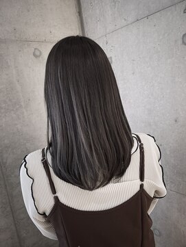 リビンバイアフロート(Livin by afloat) ミディアム　ハイレイヤー　グレーアッシュ　おおたかの森