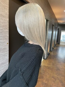 ジアン(JIEN) White beige