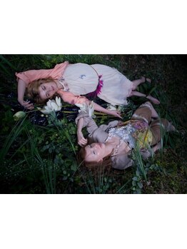 《Hカラー×HシステムTR》繰り返しカラーしても指通りの良い、リアルオーガニックカラーを取り扱うサロン。