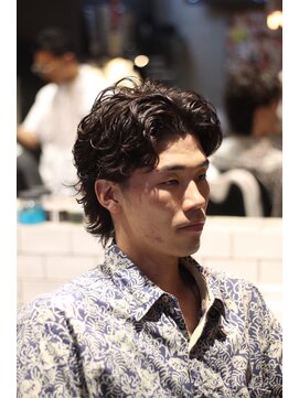 キングスマン トーキョー 国分寺(KINGSMAN TOKYO) センター分けパーマスタイル