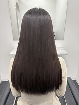 グラム(gram) 髪質改善で叶う艶ストレートロング