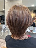 ひし形シルエットミルクティーベージュモテ髪地毛風ウルフカット