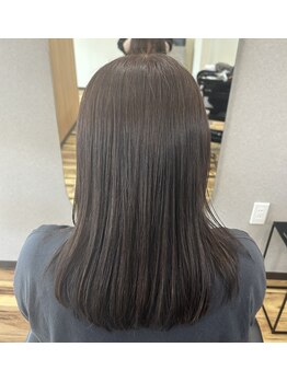 スーフル(souffle)の写真/《2026年4月NEW OPEN》暗くならない、白髪を活かして楽しむカラーをご提案!大人女性の魅力を引き出します♪