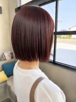 シアン(cyan)&nbsp;ブリーチ無しレッドカラー×ぱつっとボブ