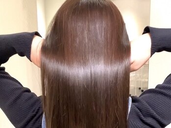 ヘアラウンジ ビーチ 青山 外苑前(hair lounge BEACH)の写真/"優しい薬剤×丁寧な施術"でダメージを最小限に＊柔らかなうる艶ストレートヘアを叶えます♪[青山/外苑前]