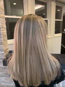 ヴォール VOLL北外山店 ブロンド