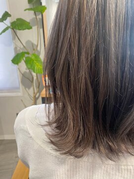 ライズ バイ レボ(RISE by REVO) 大人かわいい/レイヤーロング/グレーベージュ/前髪パーマ/我孫子