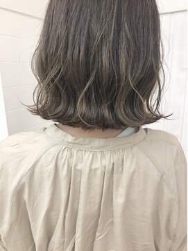 ナンバー デセオ 吉祥寺(N° deseo) 濡れ髪　切りっぱなし　オリーブカラー　セミウェットウェーブ