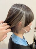 アンブレラカラーシルバーアッシュ/インナーカラーワイドバング