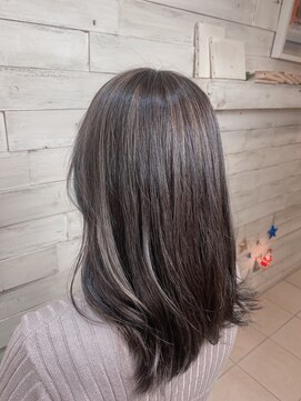 アバシュ A V A S H ミディアム ナチュラルハイライト