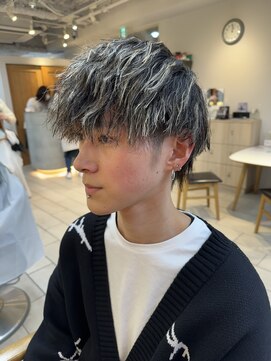 テトラ バイ ネオリーブ 横浜西口店(tetra by neolive) 横浜★人気のツイストパーマハイライト