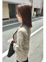 ティル(till)&nbsp;【till_kage】ぱつっとミディアムヘア＋オリーブベージュ