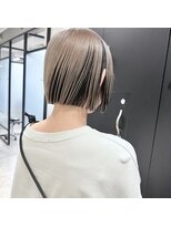 ベモ(NVEMO) ミルクティーボブハイトーンボブケアブリーチダブルカラー