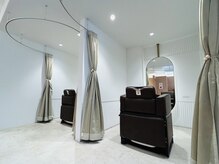 【大宮で人気の艶髪サロンが蕨に♪髪の広がりやうねりを解決できる特別な髪質改善専門店】