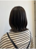 黒髪暗髪グレージュ ツヤ髪外ハネふんわりミディ フォルムカット